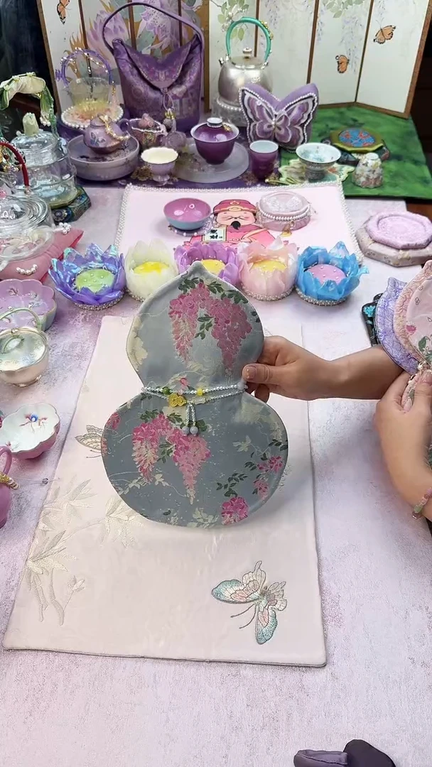 49蓝地紫藤 宋锦葫芦链条茶席