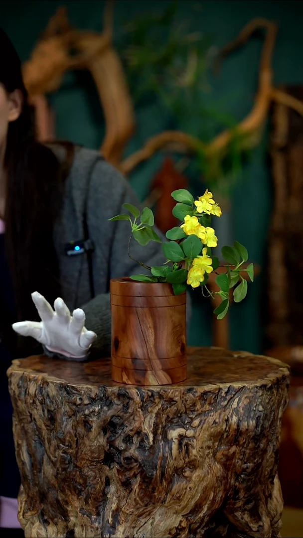 枣木雷击枣木笔筒