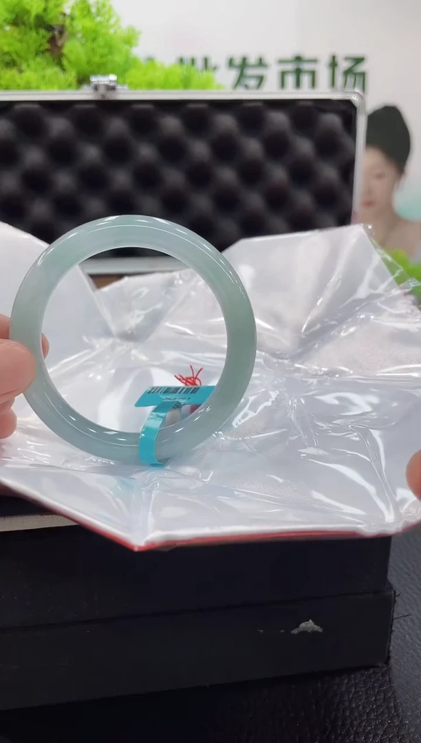 【闪购商品】翡翠手镯未镶嵌手镯