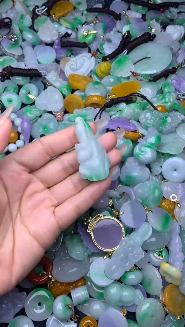 翡翠未镶嵌颈饰天然缅甸翡翠吊坠