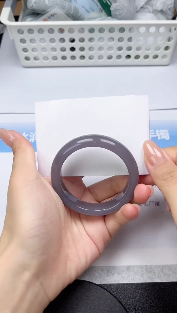 未镶嵌手镯石英质玉25-54.4