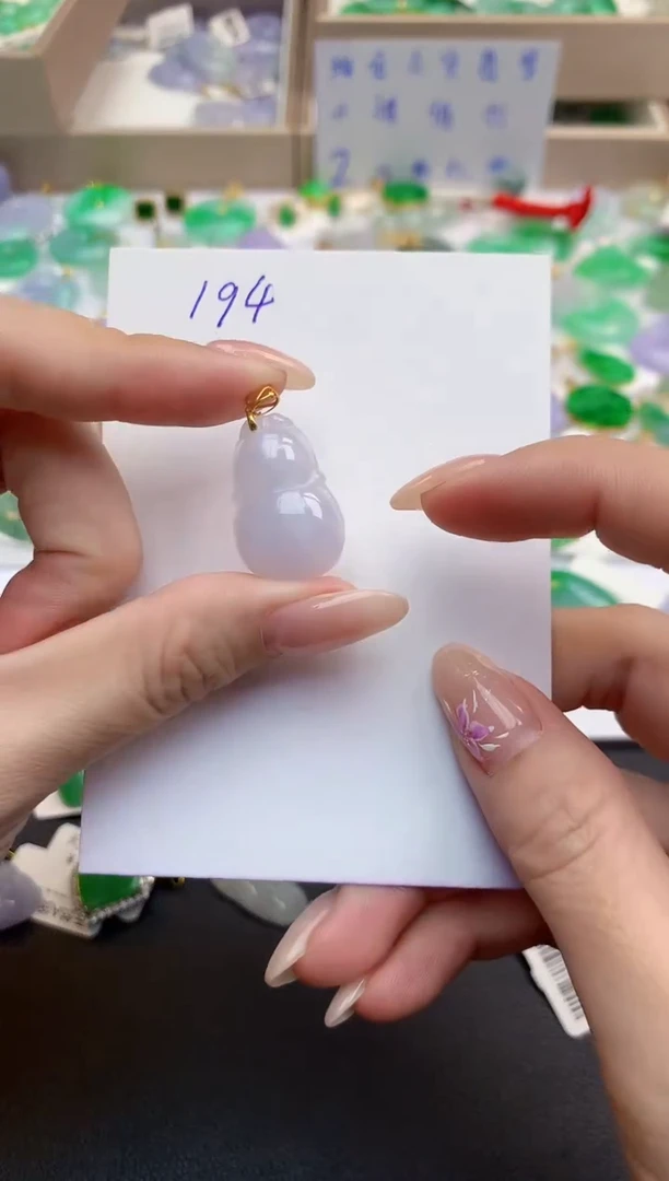 颈饰18K金镶嵌翡翠天然缅甸A货翡翠