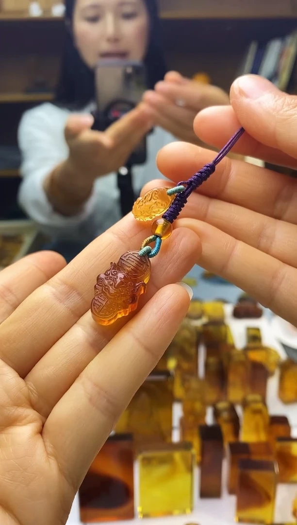 琥珀颈饰未镶嵌SN90-26（福在眼前）手机挂