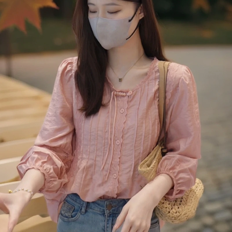 法式甜美盘扣圆领气质长袖衬衫女复古洋气温柔风上衣夏季时尚衬衣