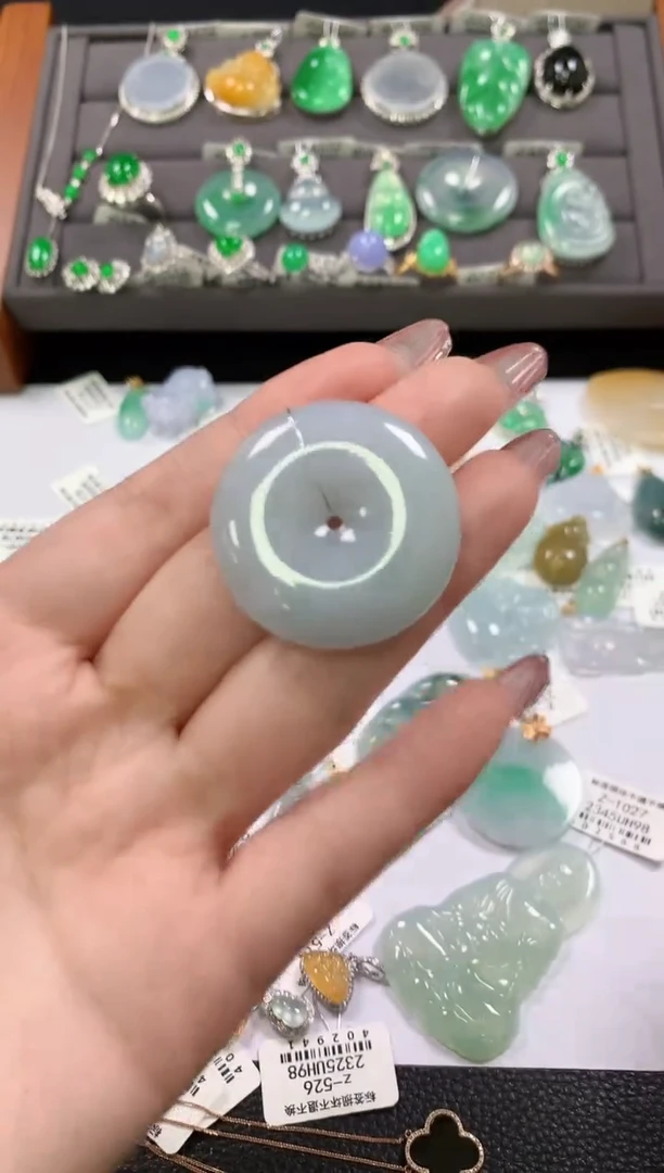 翡翠未镶嵌颈饰49