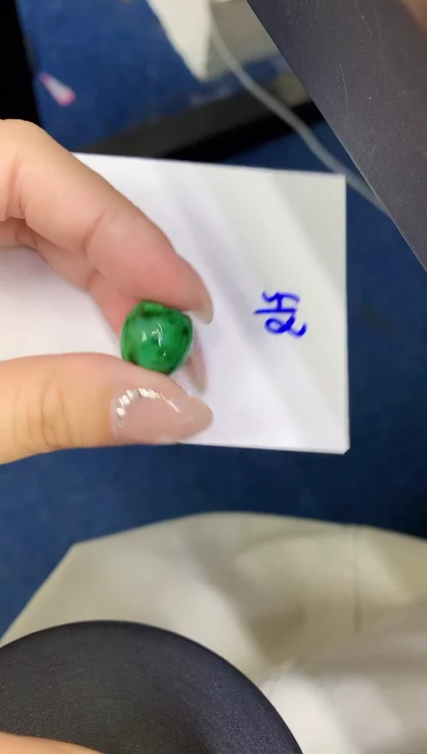 颈饰未镶嵌翡翠缅甸天然翡翠A货