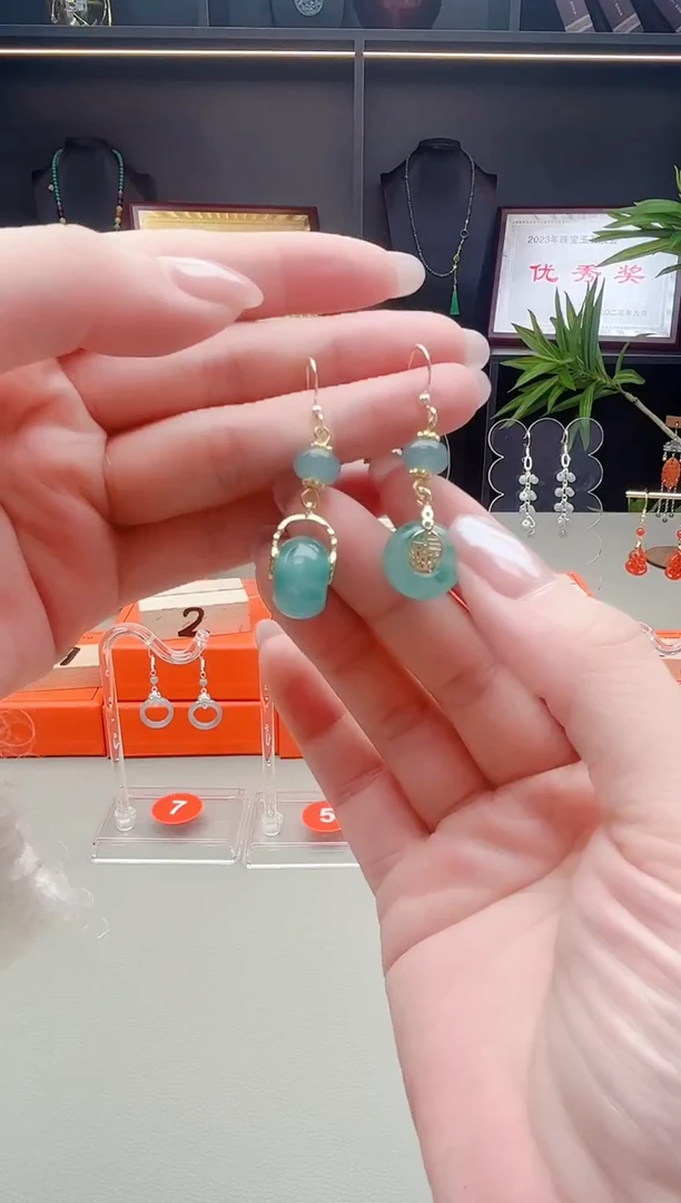 未镶嵌耳钉玛瑙/玉髓307