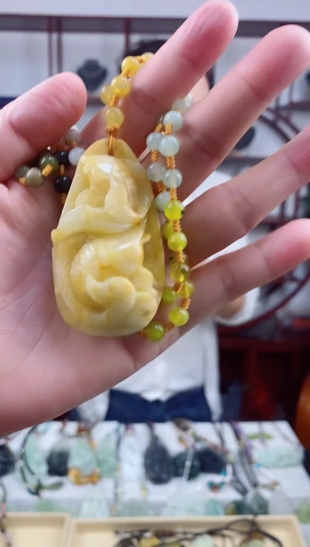 未镶嵌岫玉颈饰11