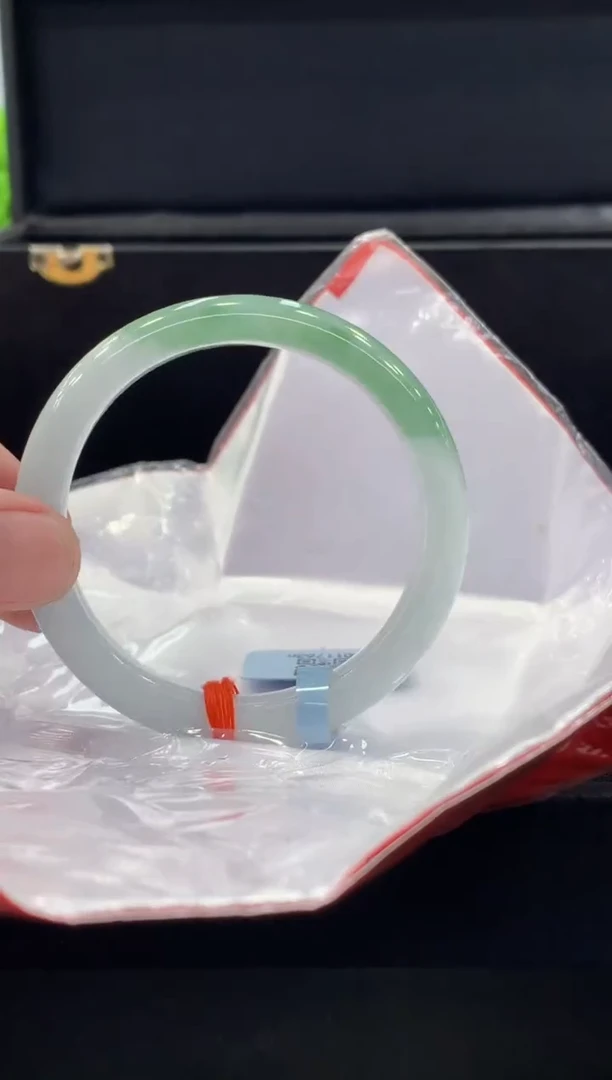 未镶嵌手镯翡翠翡翠手镯