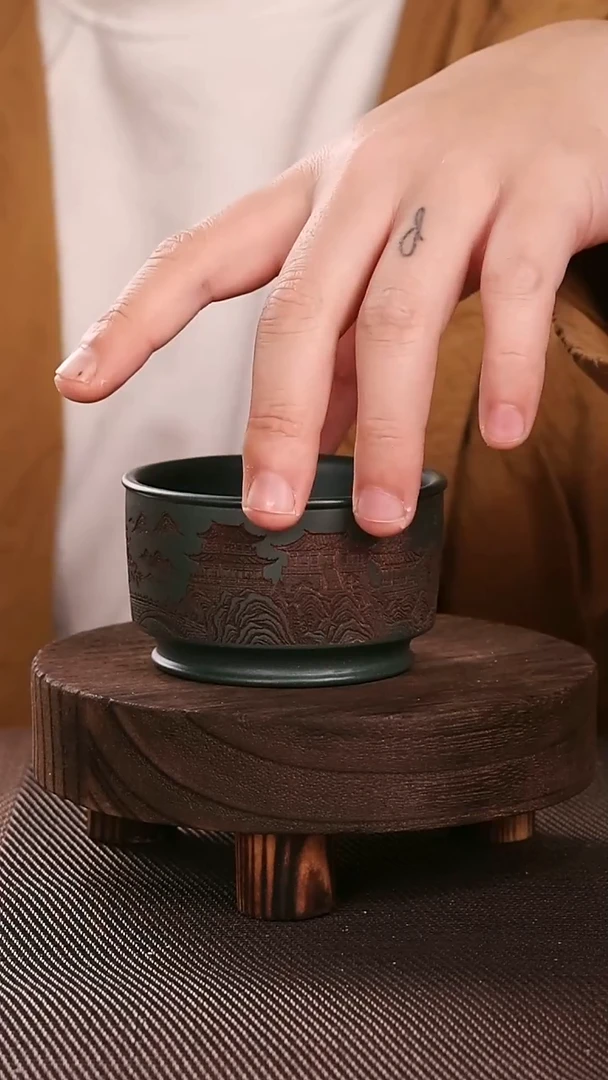 茶杯紫砂墨绿泥紫砂手工刻绘主人杯150CC