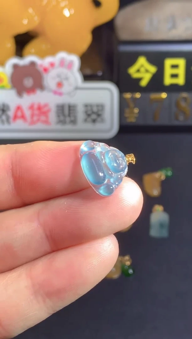 颈饰18K金镶嵌翡翠
