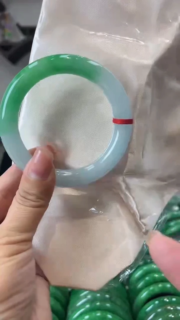 【闪购商品】砖雕h22 圈口59 独货手镯