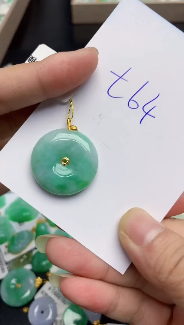 翡翠18K金镶嵌颈饰11111111