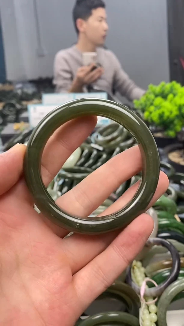 未镶嵌手镯和田玉56.4