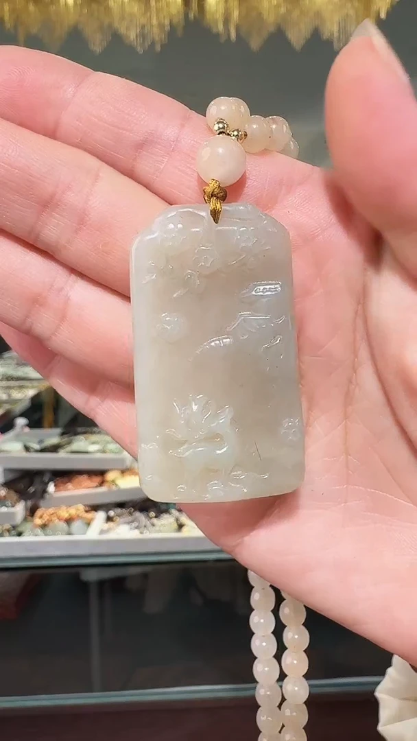 未镶嵌岫玉颈饰吊坠
