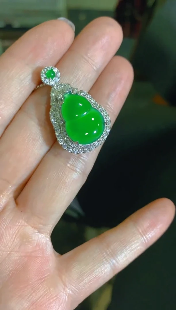 吊坠(赠链)未镶嵌翡翠天然a货翡翠 多样性发货 假一罚四