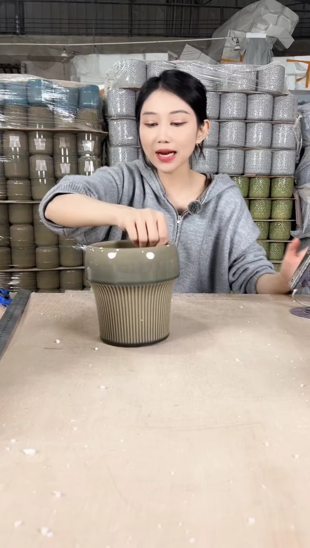 【闪购商品】陶瓷圆口半条纹裂纹绿小号14x16