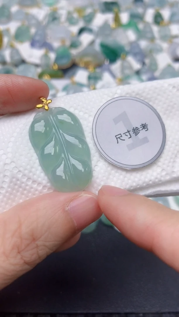 颈饰18K金镶嵌翡翠天然缅甸A货翡翠