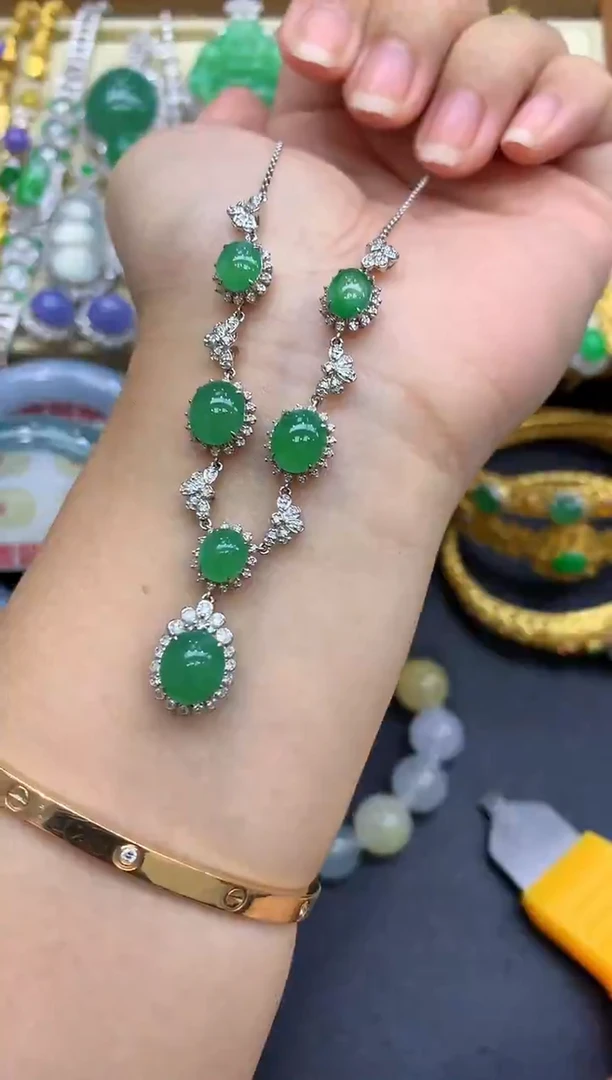 颈饰18K金镶嵌翡翠354-中国好珍宝