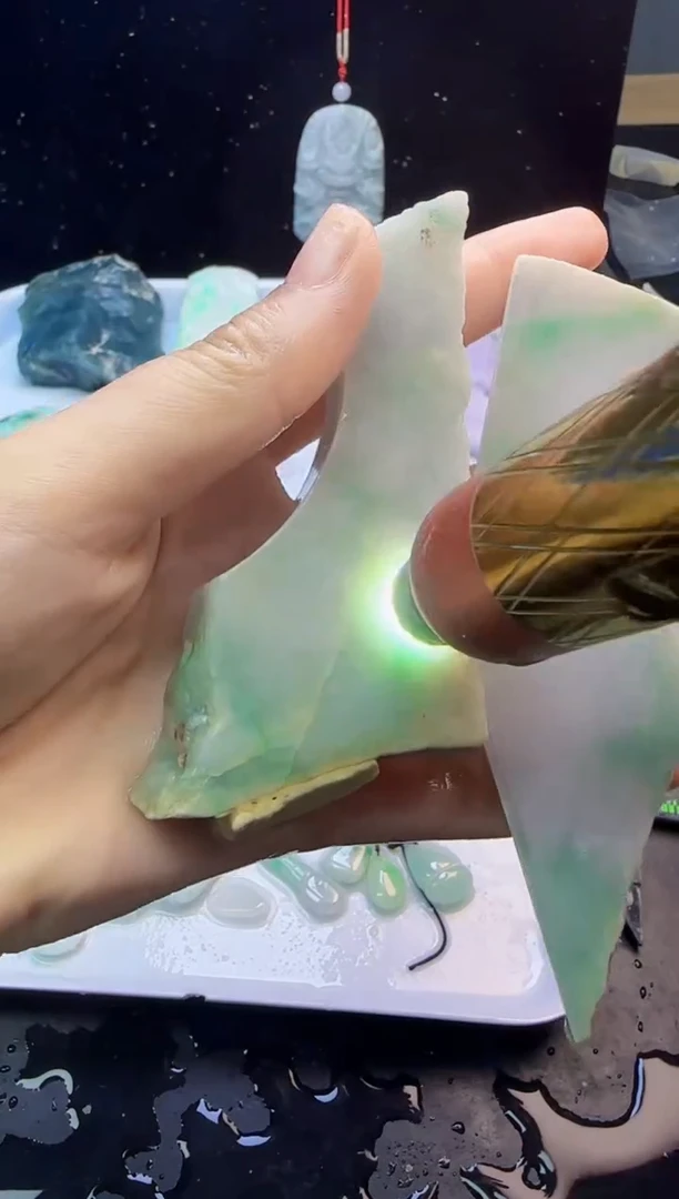颈饰未镶嵌翡翠043天然A货翡翠