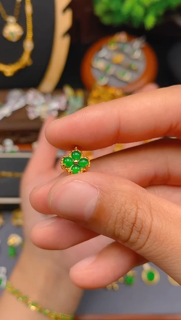 【闪购商品】翡翠吊坠(不含链)银S925镶嵌四叶草万能扣