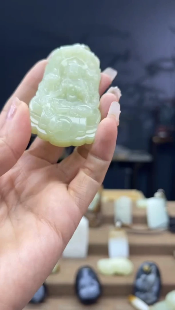 颈饰未镶嵌和田玉1