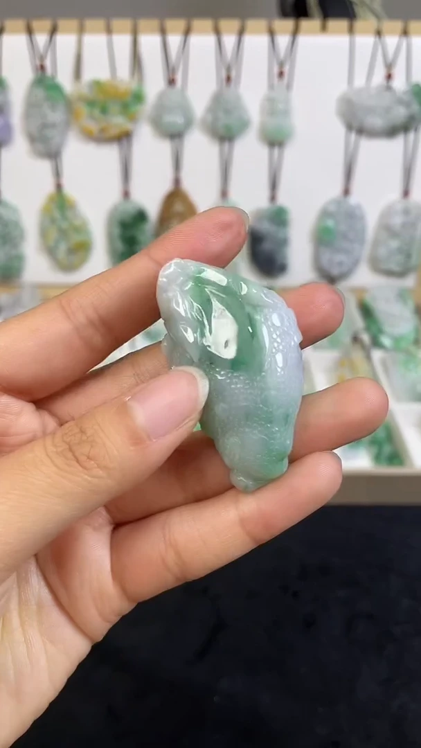 颈饰未镶嵌翡翠1