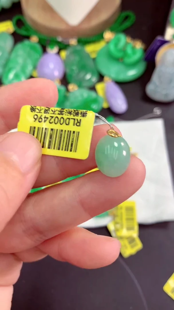 吊坠(不含链)18K金镶嵌翡翠挂件