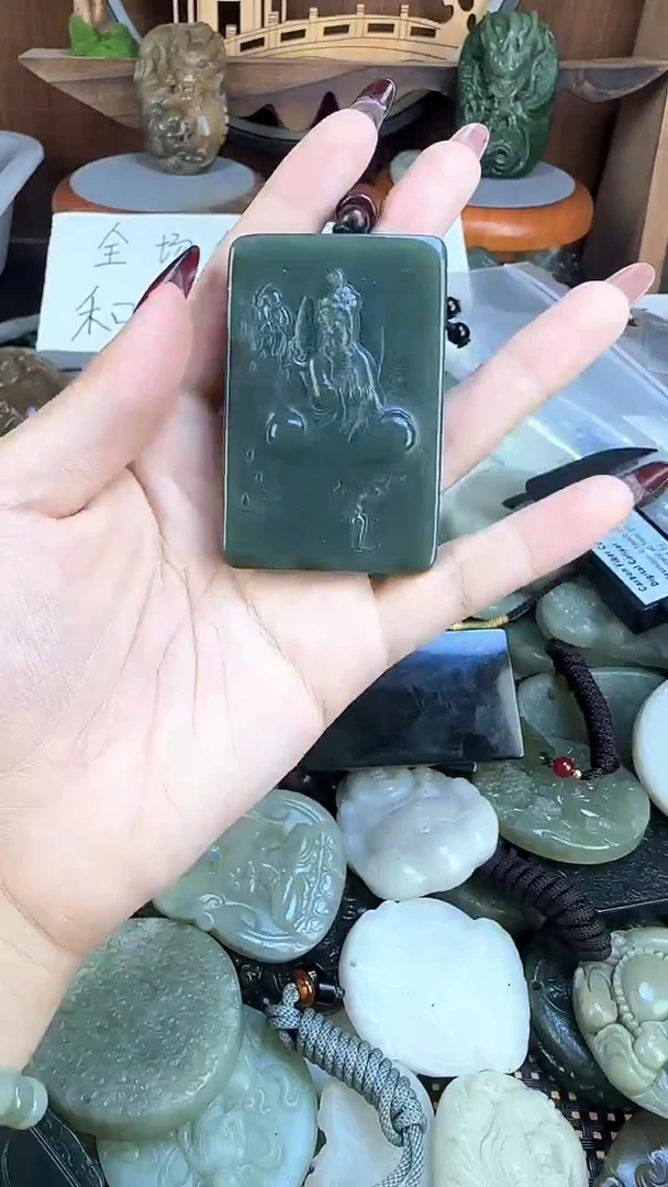 颈饰未镶嵌和田玉1