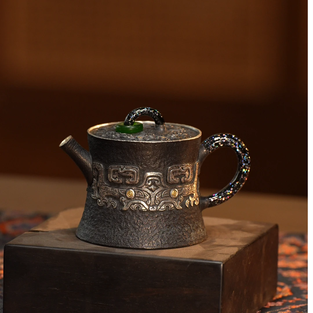 D呆坐 手敲錾刻墨韵饕餮高升壶