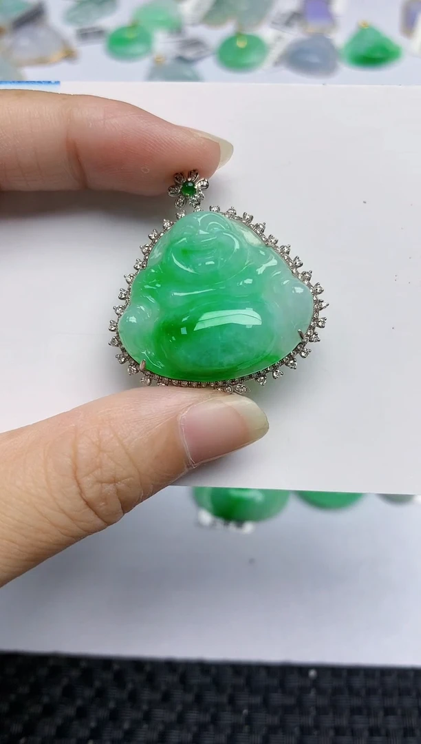 翡翠18K金镶嵌颈饰天然翡翠A货