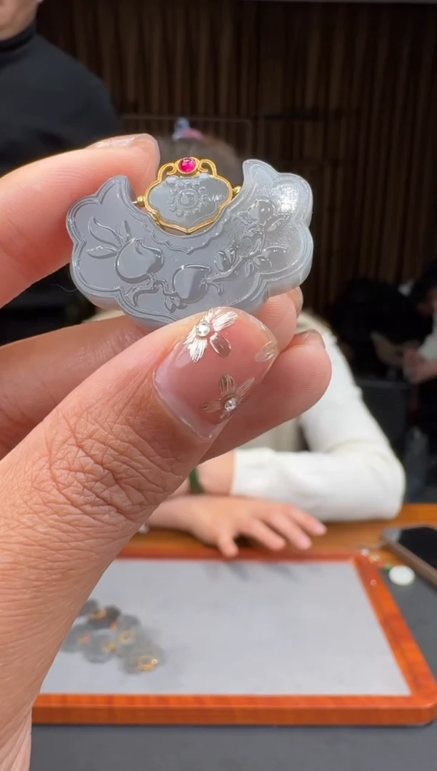 【闪购商品】和田玉4718K金镶嵌1.25冯总