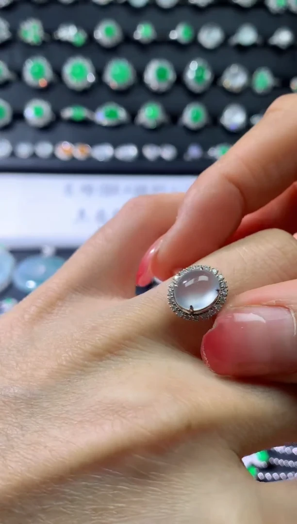 18K金镶嵌戒指翡翠18K翡翠