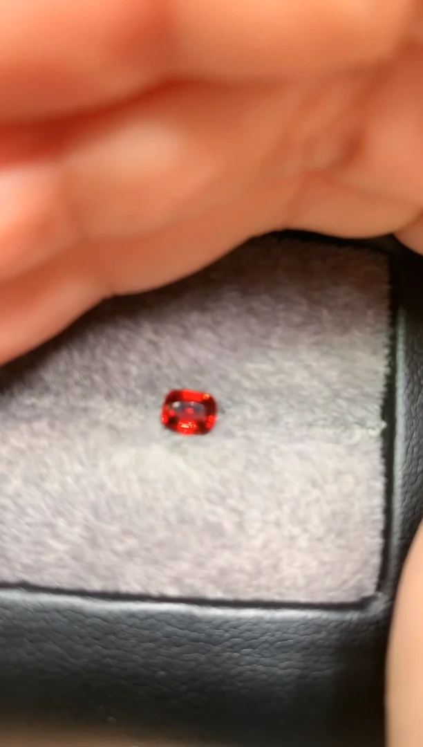 【闪购商品】定制尖晶石裸石未镶嵌枕型 色调 0.60ct