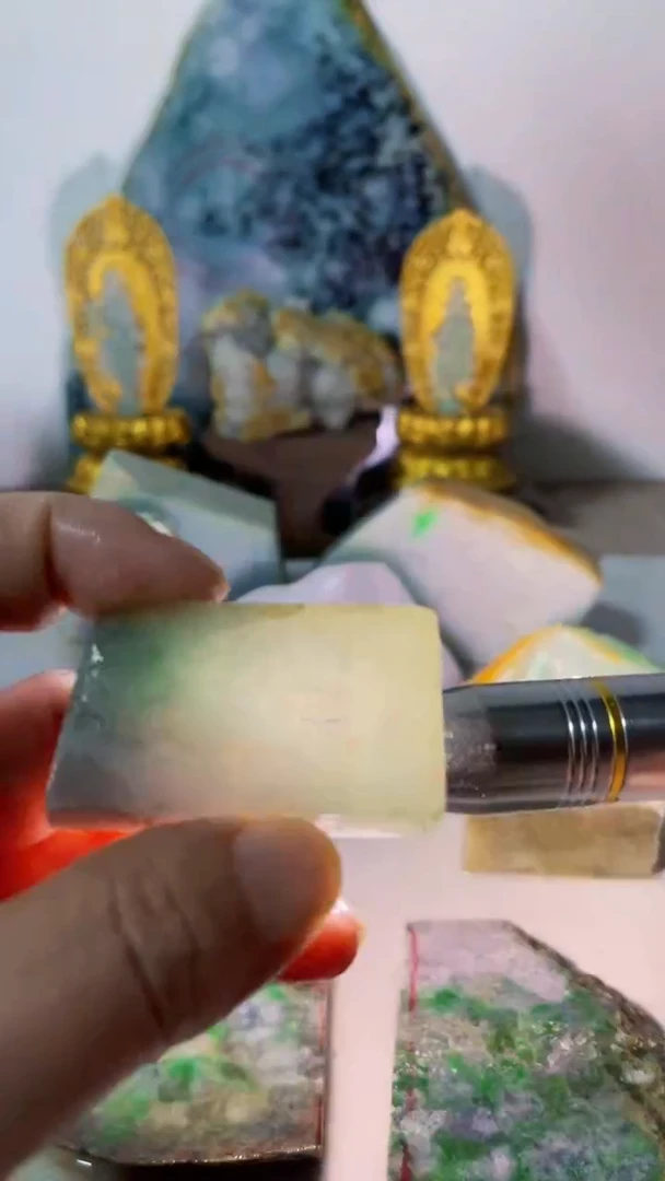 【闪购商品】翡翠吊坠(不含链)未镶嵌A568