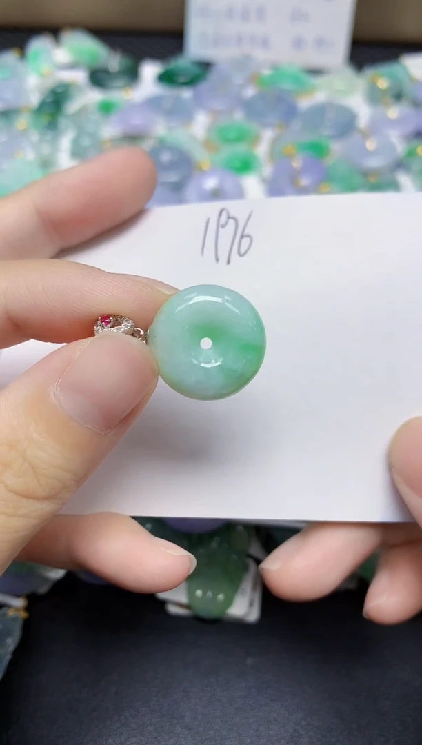 翡翠未镶嵌颈饰天然缅甸翡翠A货