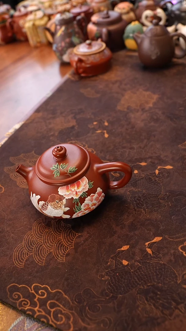 茶壶紫砂朱泥鱼戏牡丹
