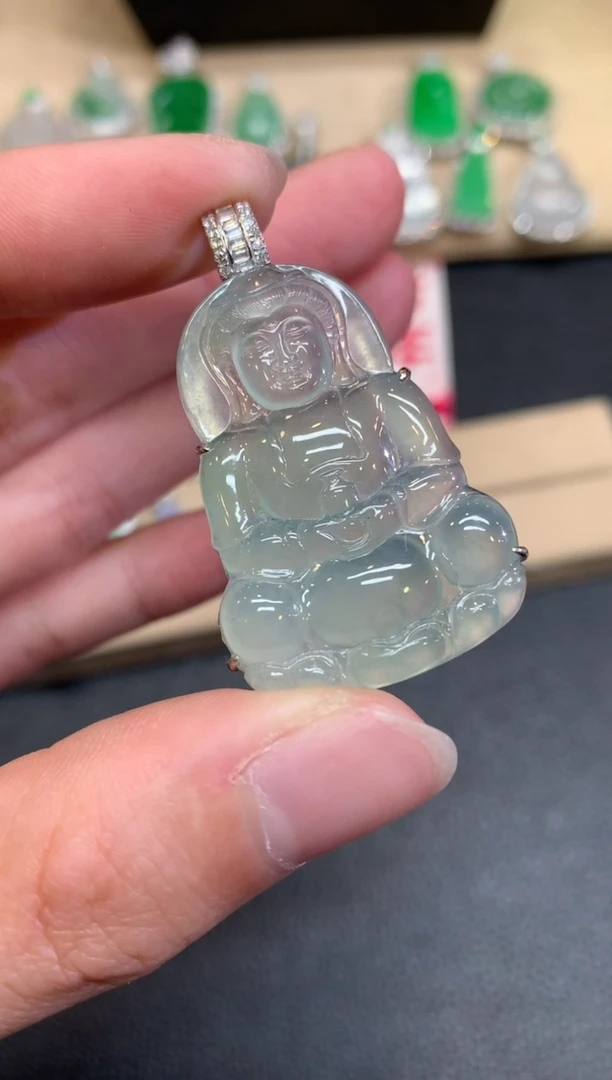 【闪购商品】翡翠颈饰18K金镶嵌观音【无服务费】