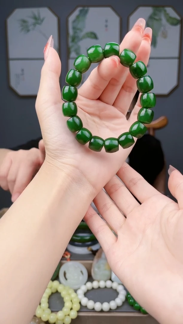 和田玉未镶嵌颈饰多样性发货   拍一单发一个13.14