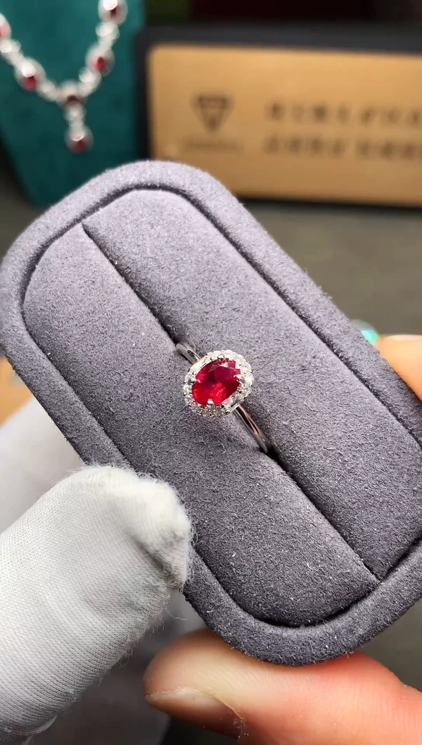 银S925镶嵌戒指红宝石....