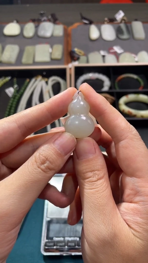 项链未镶嵌和田玉（糖玉）天然和田玉葫芦吊坠