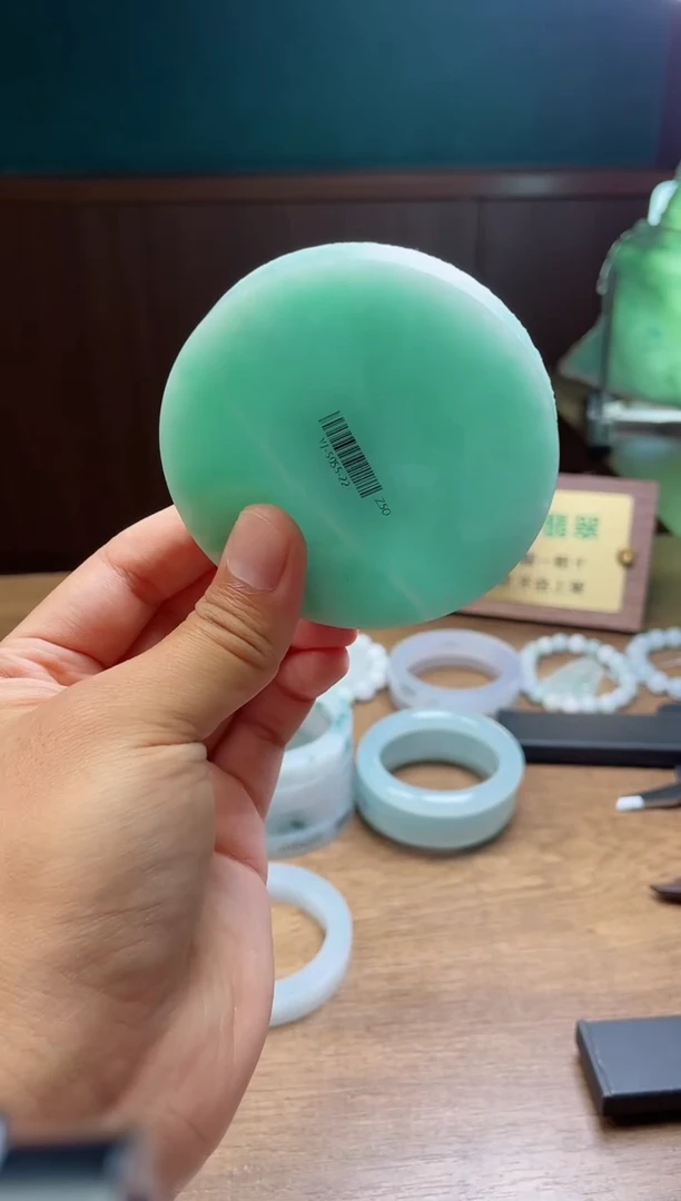 定制翡翠手镯未镶嵌嗨?定制