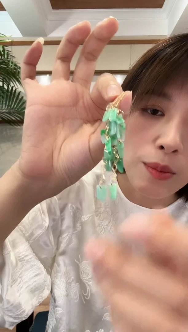 翡翠未镶嵌耳饰多样性发其一