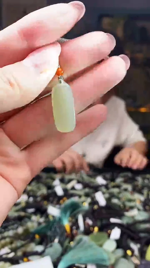 颈饰未镶嵌和田玉多样性发货，拍一发一