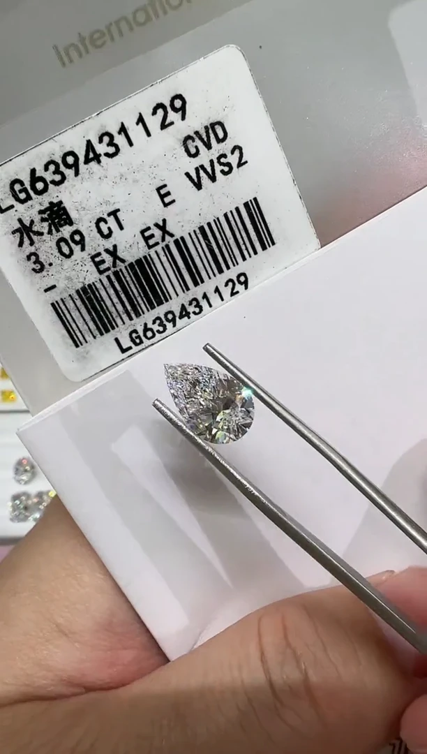 【闪购商品】实验室培育钻石裸石未镶嵌@ 3.09ct 先鉴赏，再定制！