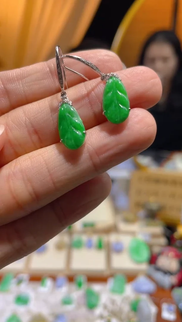 【闪购商品】翡翠颈饰18K金镶嵌假一赔三