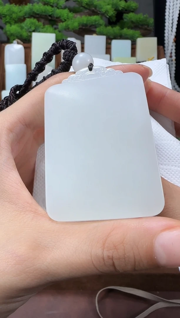 吊坠(赠链)未镶嵌和田玉HL7046无事牌多样性发货发其一