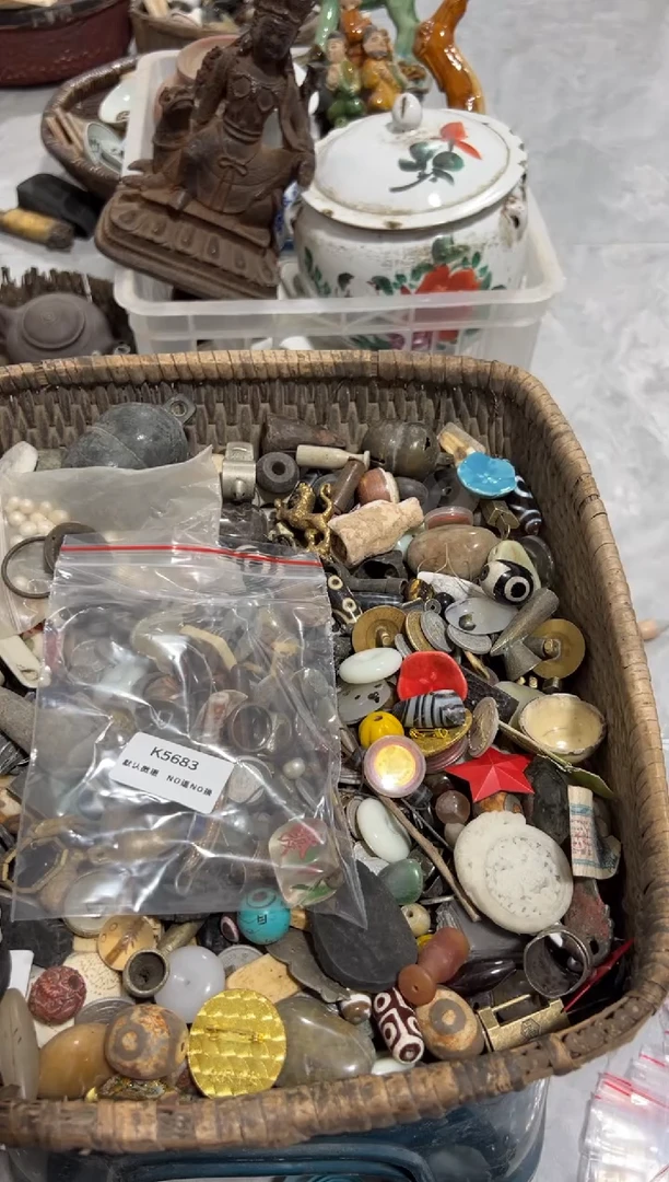 安**兰秒拍秒付闪购瓷铜摆件