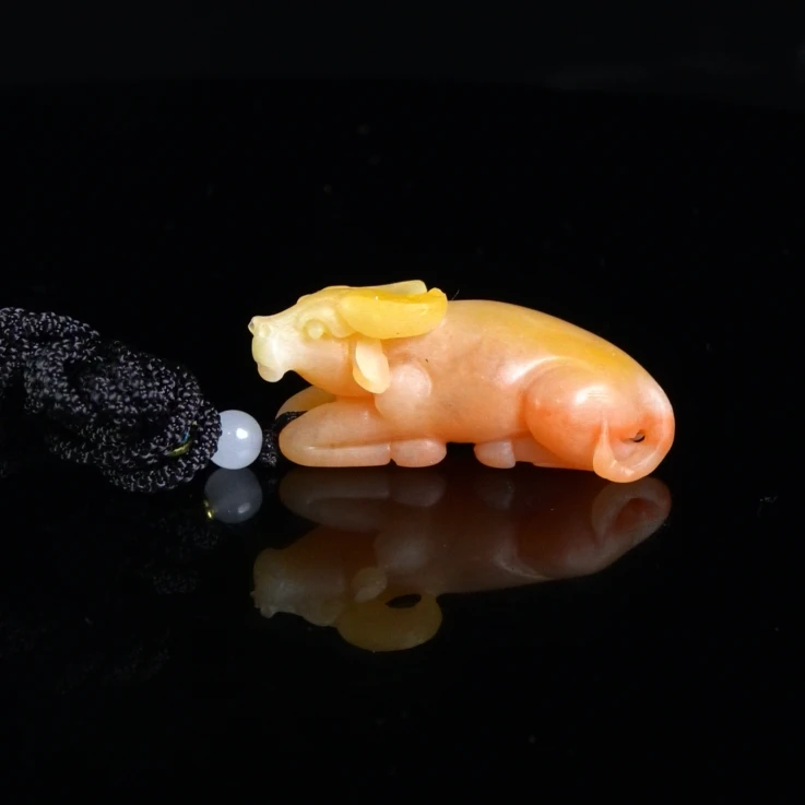 Lot.3.三彩水洞扭转乾坤挂件21.2克4.6x1.7x1.8cm