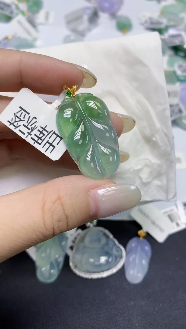 颈饰18K金镶嵌翡翠天然缅甸翡翠A货多样性发一件